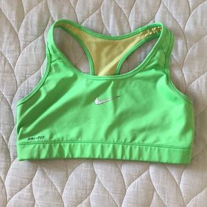 NIKE women’s dri-fit sports bar